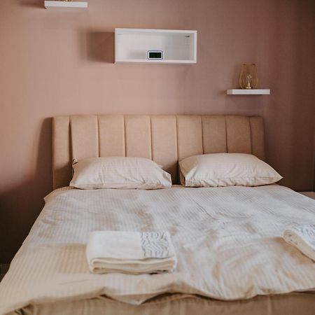 Prenociste Park Bed & Breakfast Modrica Bagian luar foto