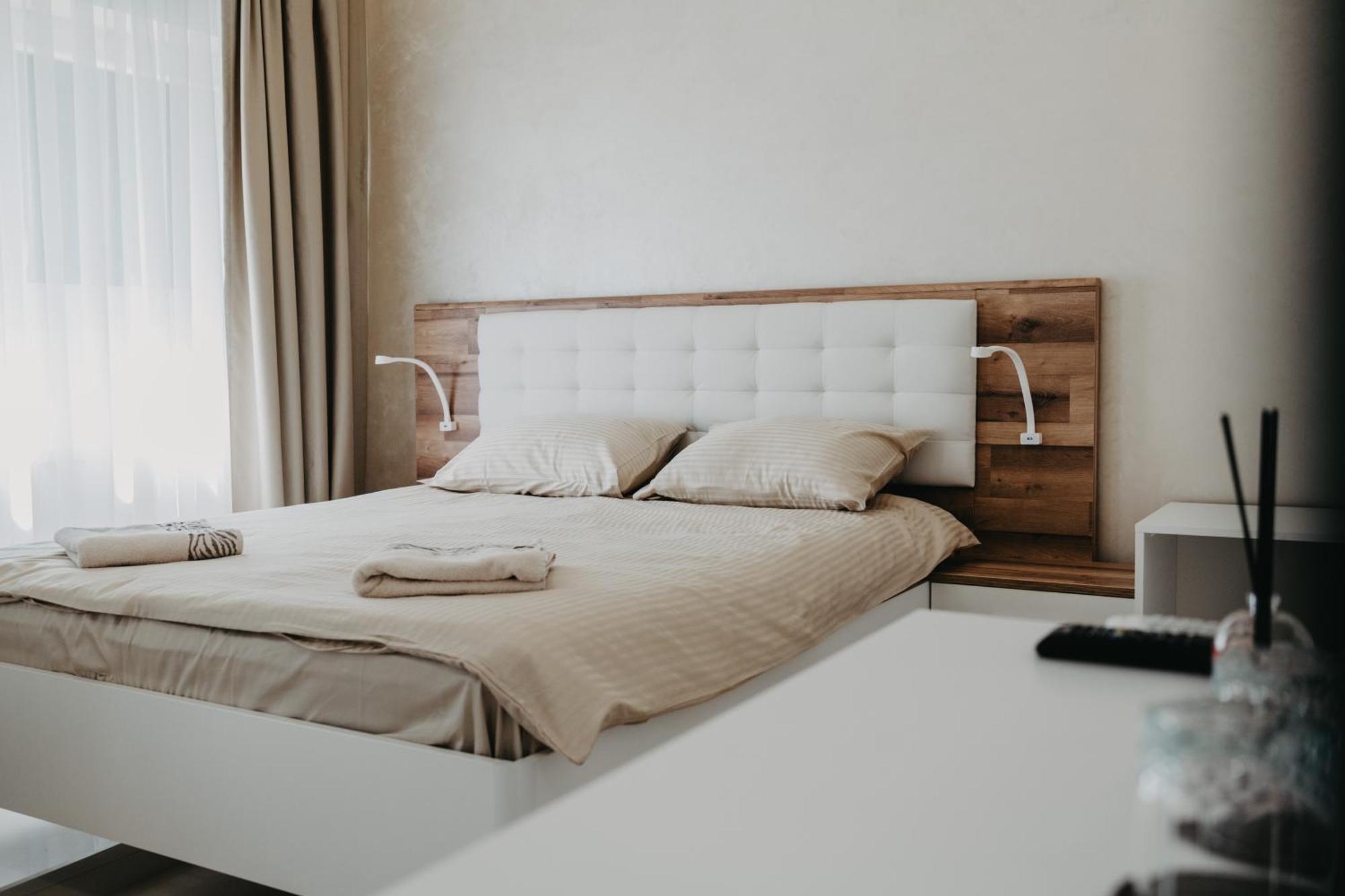 Prenociste Park Bed & Breakfast Modrica Bagian luar foto