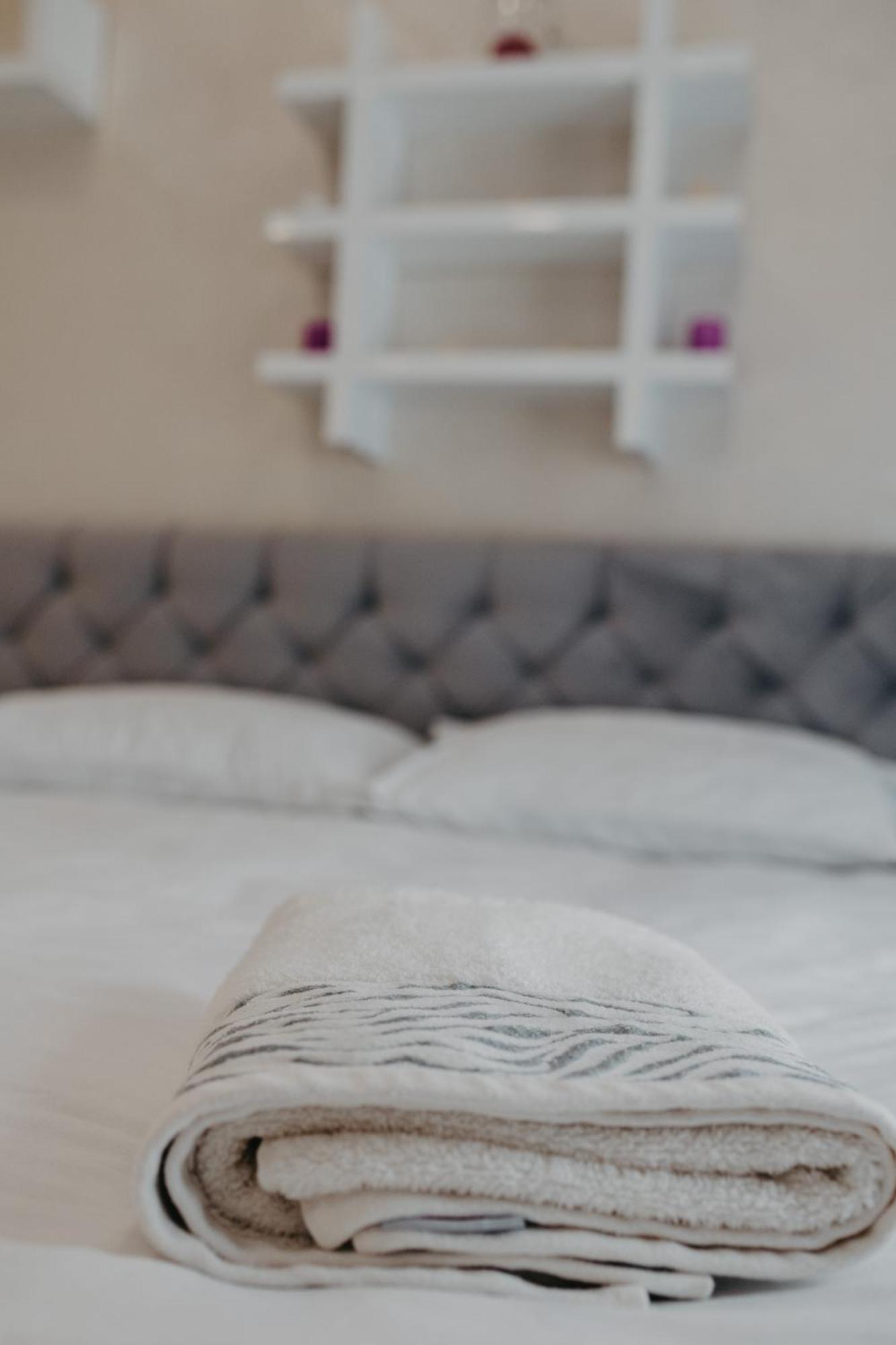 Prenociste Park Bed & Breakfast Modrica Bagian luar foto