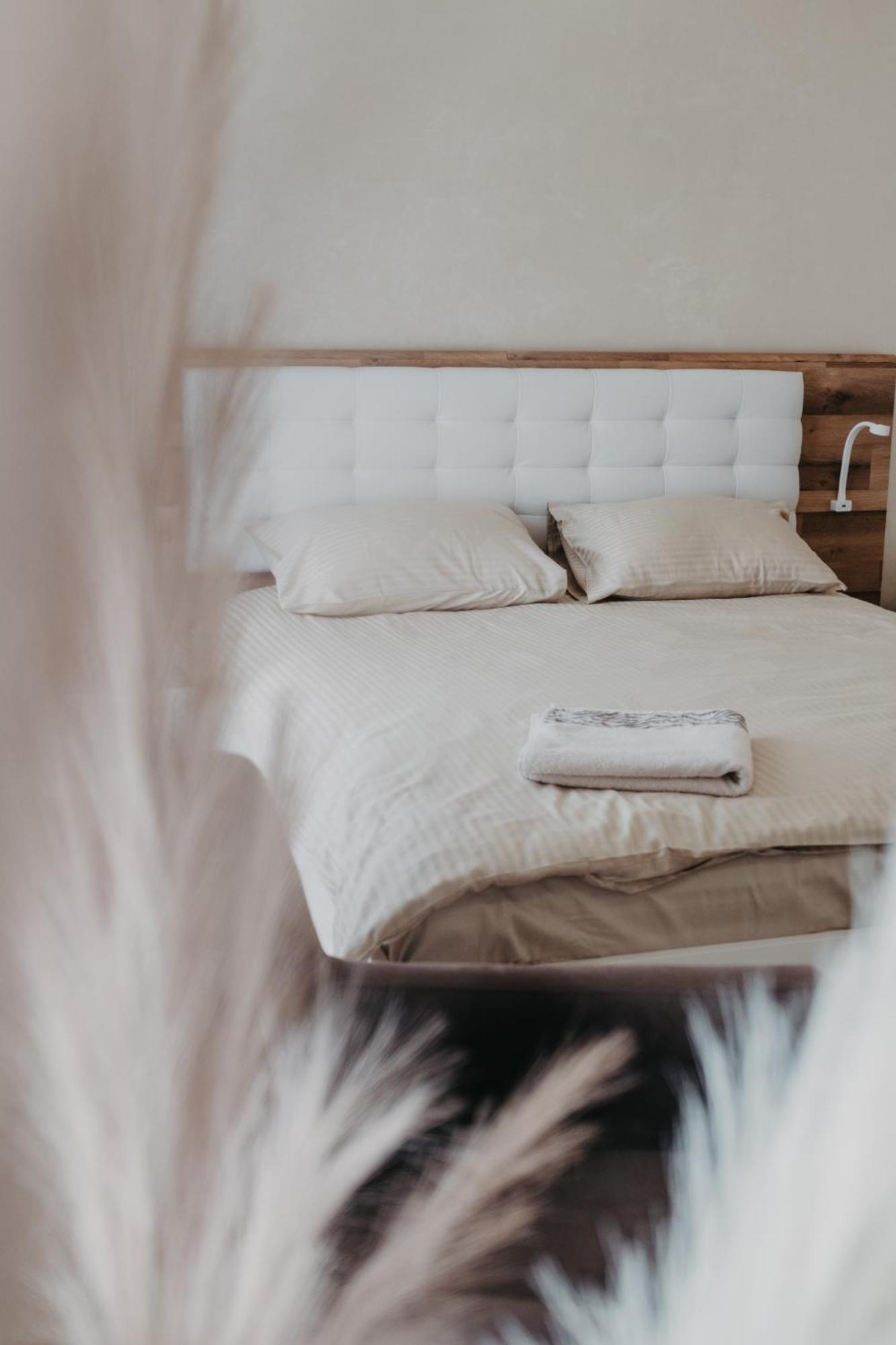 Prenociste Park Bed & Breakfast Modrica Bagian luar foto