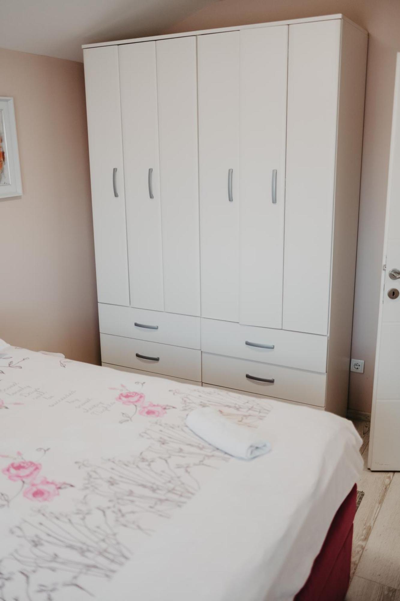 Prenociste Park Bed & Breakfast Modrica Bagian luar foto