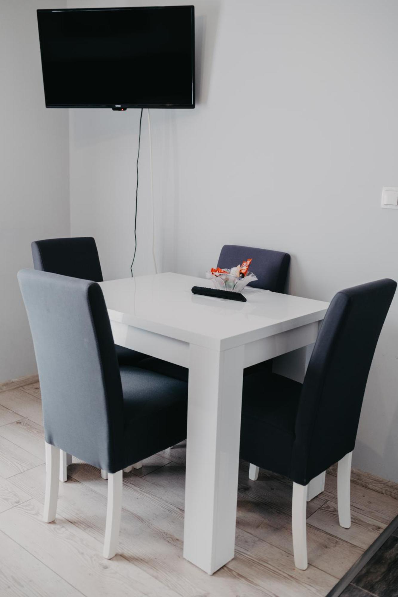 Prenociste Park Bed & Breakfast Modrica Bagian luar foto