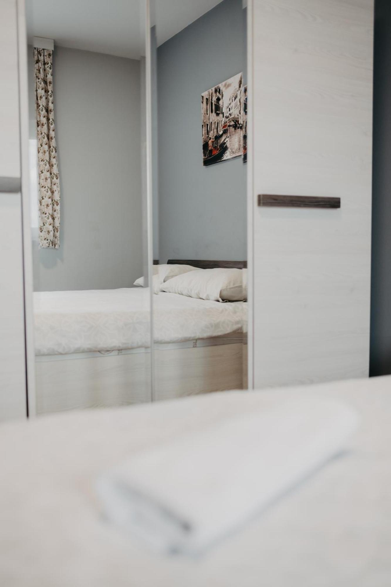 Prenociste Park Bed & Breakfast Modrica Bagian luar foto