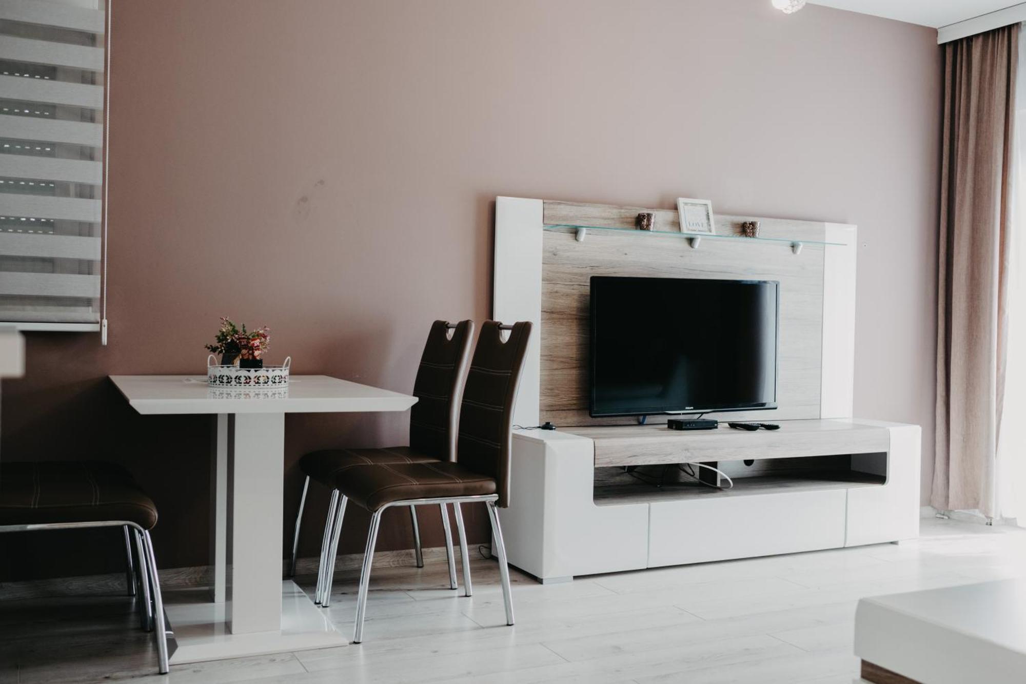 Prenociste Park Bed & Breakfast Modrica Bagian luar foto