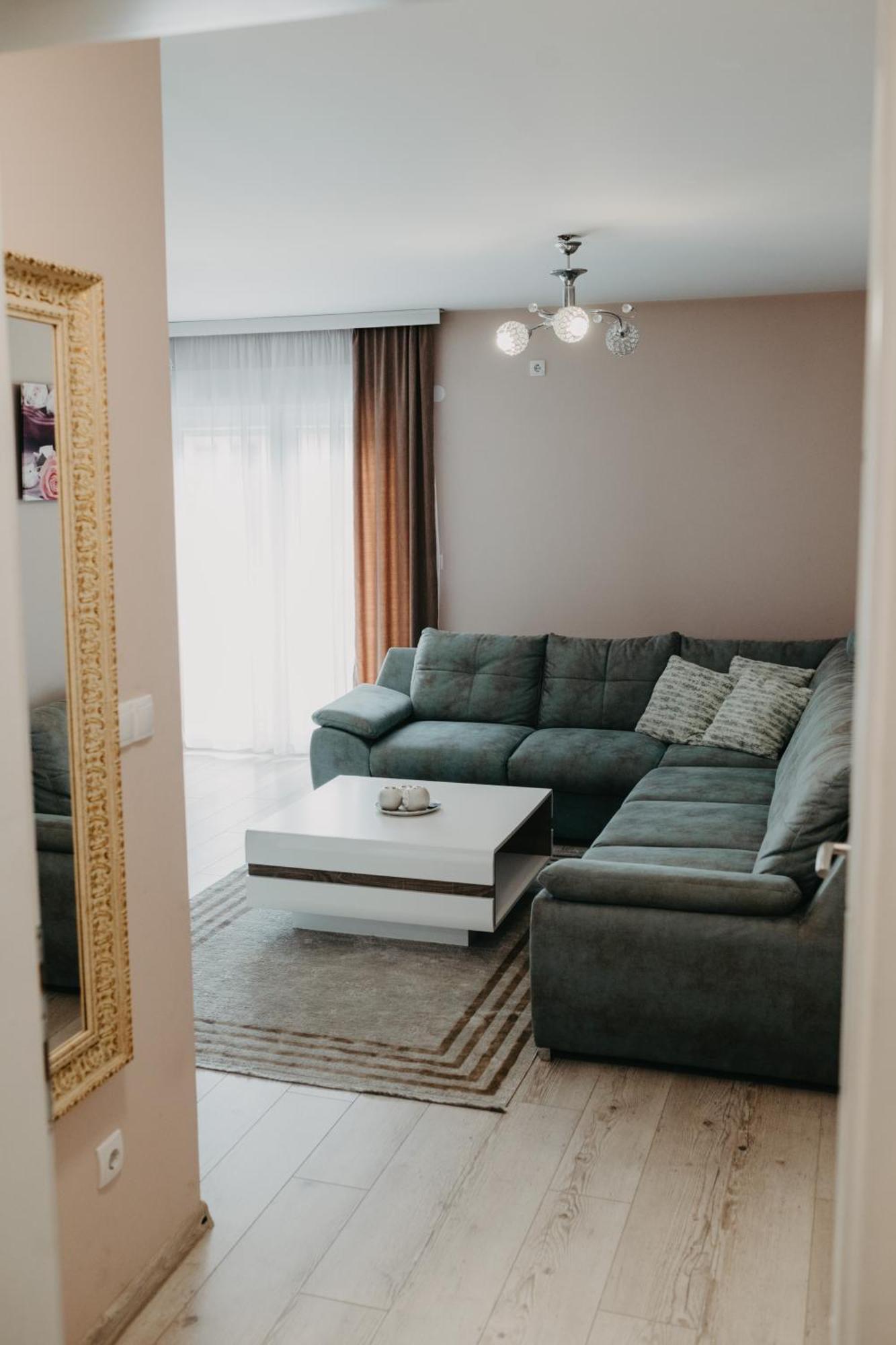Prenociste Park Bed & Breakfast Modrica Bagian luar foto