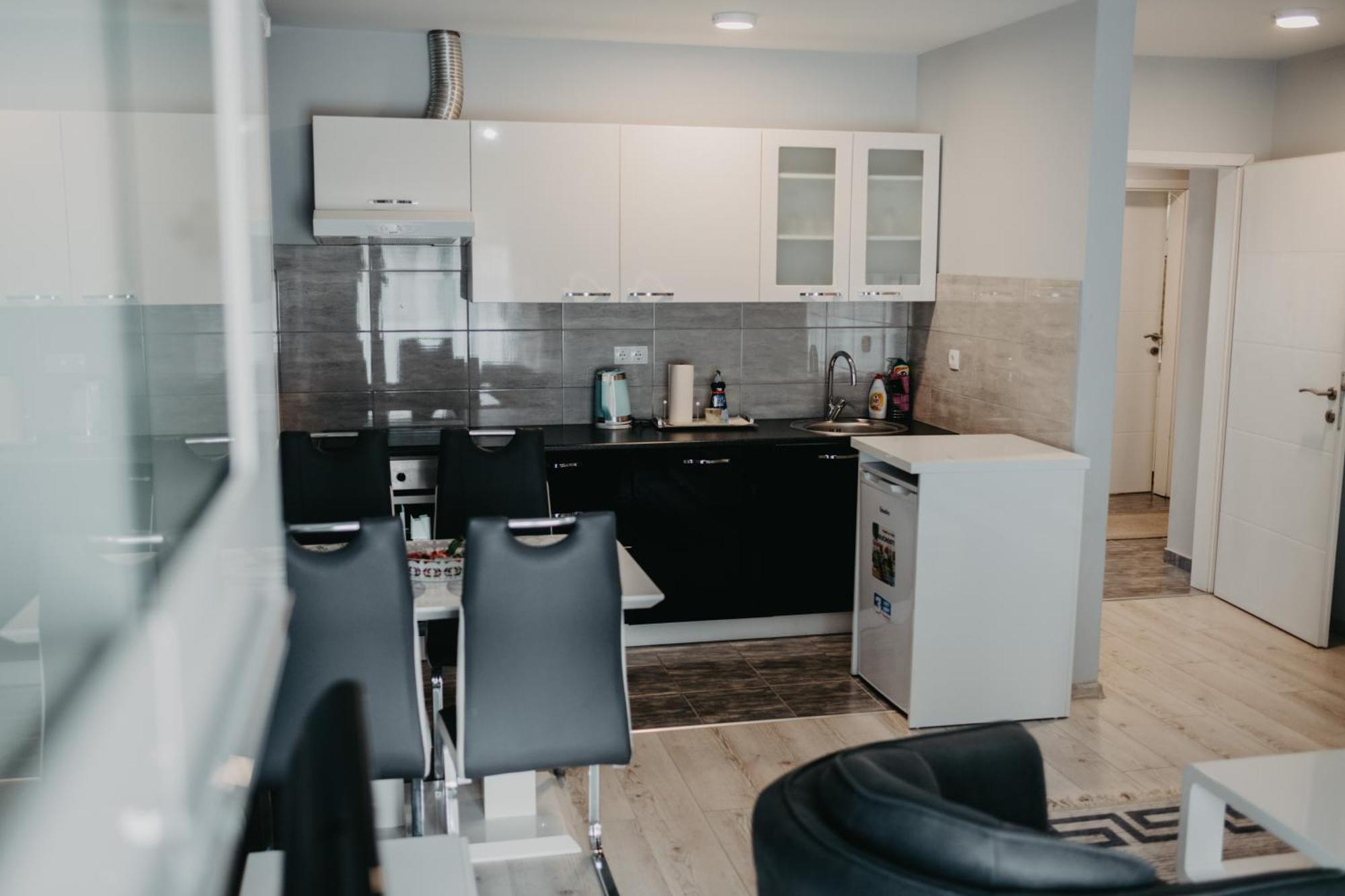 Prenociste Park Bed & Breakfast Modrica Bagian luar foto
