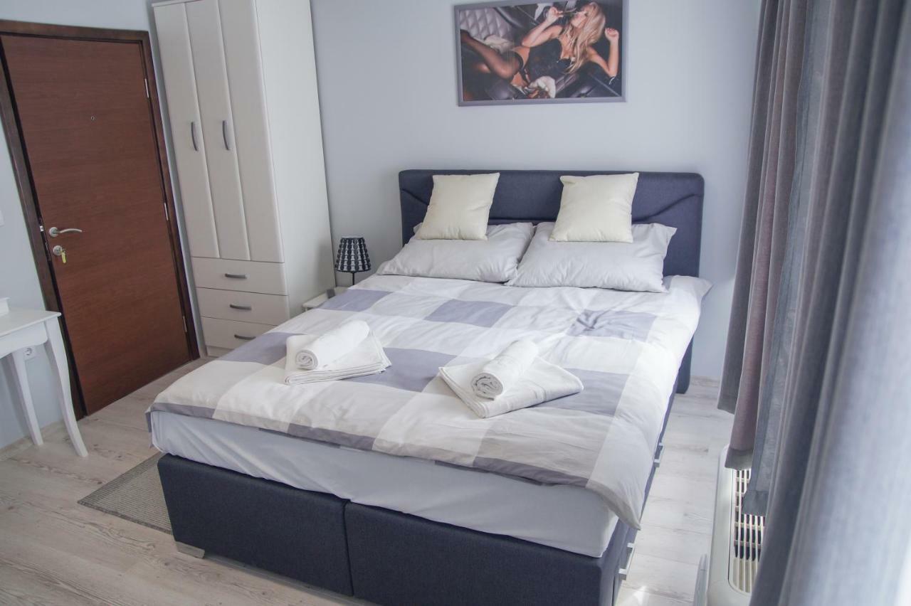 Prenociste Park Bed & Breakfast Modrica Bagian luar foto