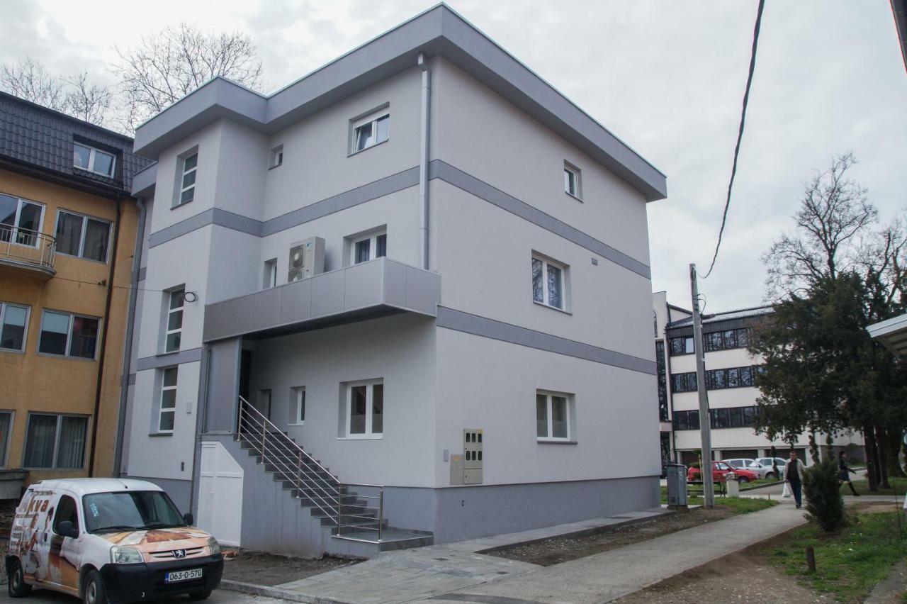 Prenociste Park Bed & Breakfast Modrica Bagian luar foto